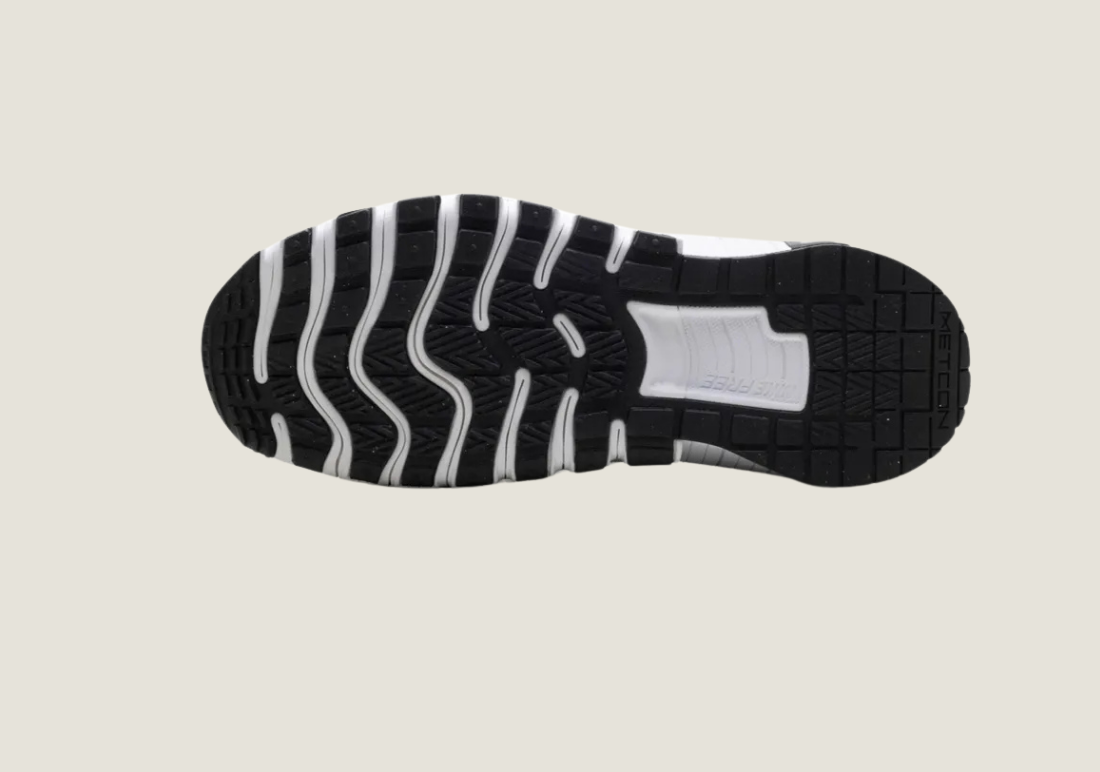 Free Metcon 6 'Black/White'