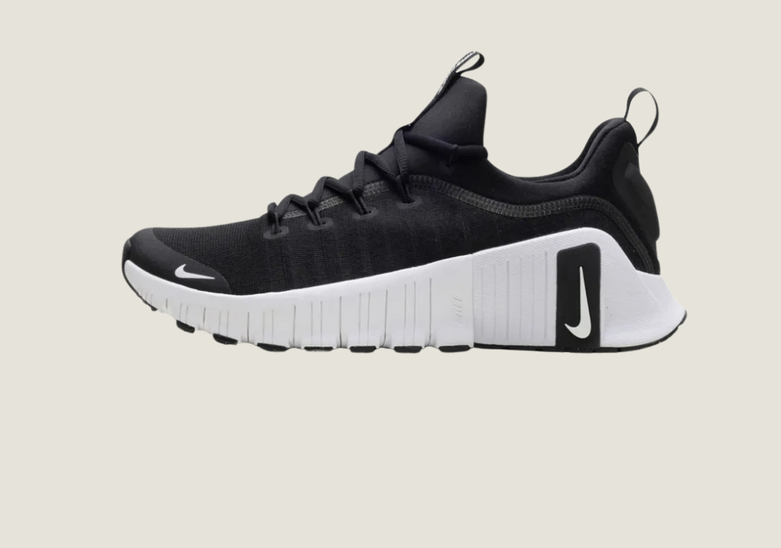 Free Metcon 6 'Black/White'